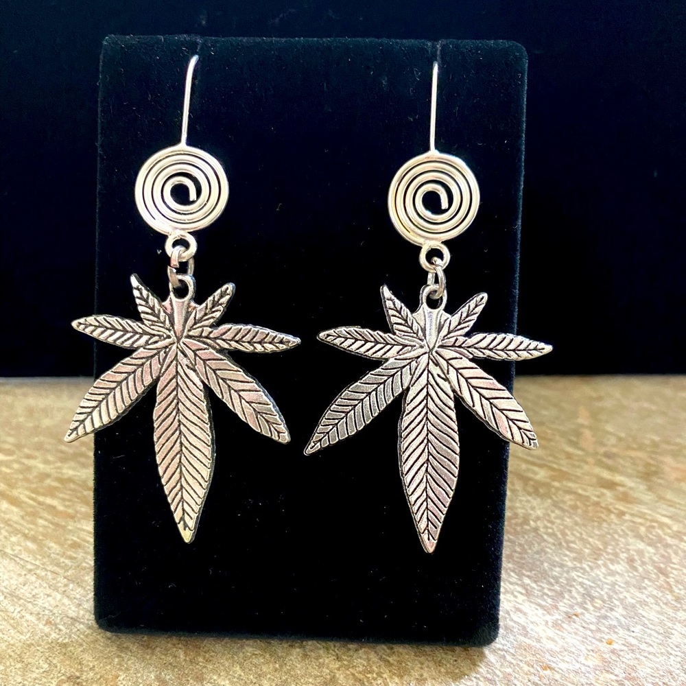 Leaf earrings